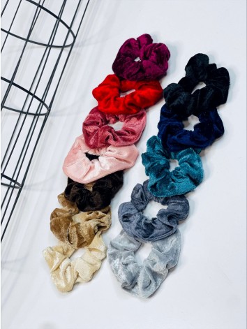 Scrunchie zamatová gumička do vlasov - tmavo sivá